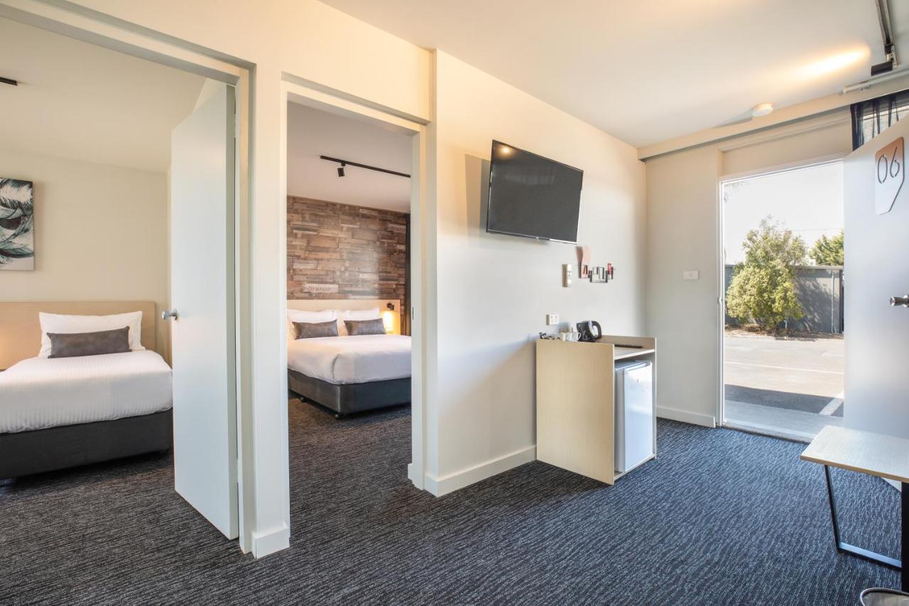 Nightcap At Westside Hotel Laverton Luaran gambar